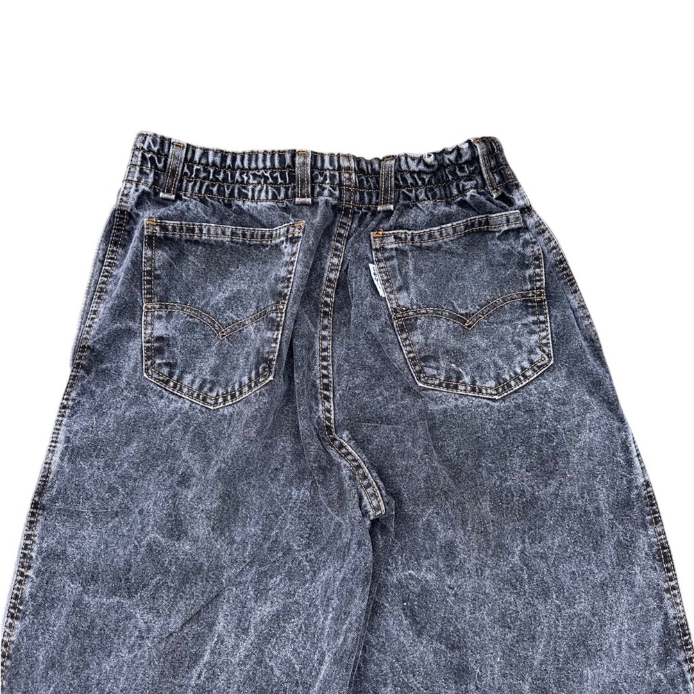Vintage 90’s Levi’s Baggy Jeans - Picture 5 of 5